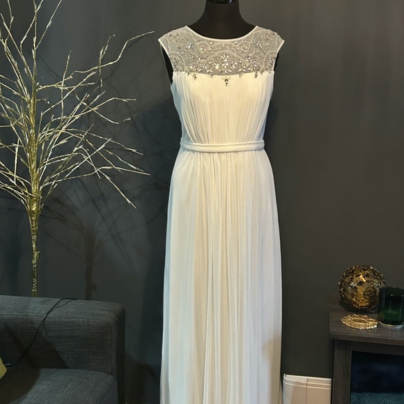 WHITE BEADED GODDESS GOWN US SIZE 10 - Picture 3 of 6